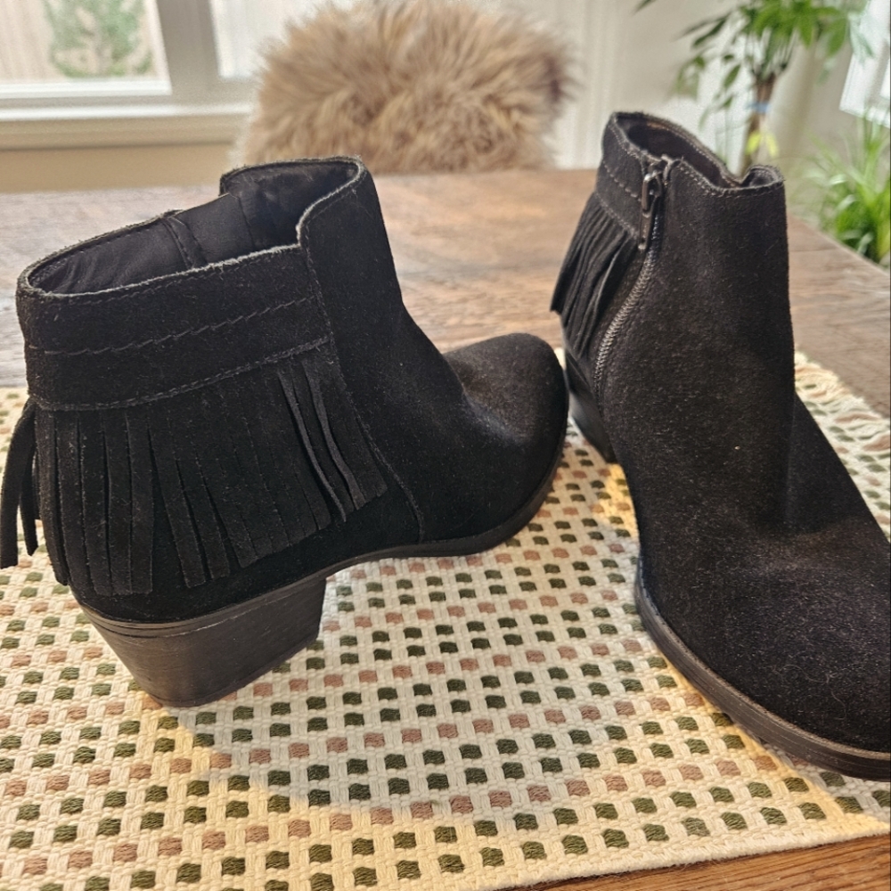 NATURALIZER Ankle Fringe Suede Boots Size 7.5 Black